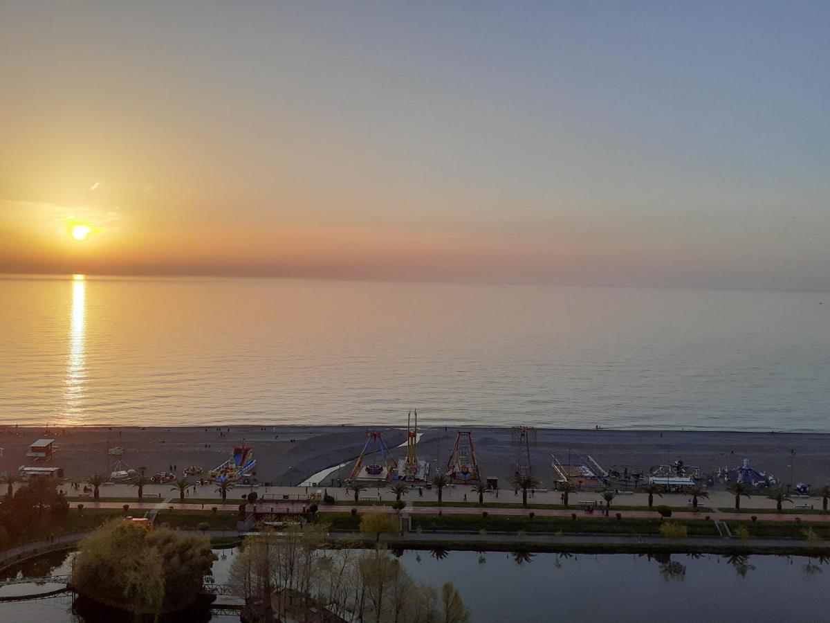 Aparthotel Only Front Sea View, No Side View, Wonderful Panorama, High Floor, Location Guarantee Batumi Exterior foto