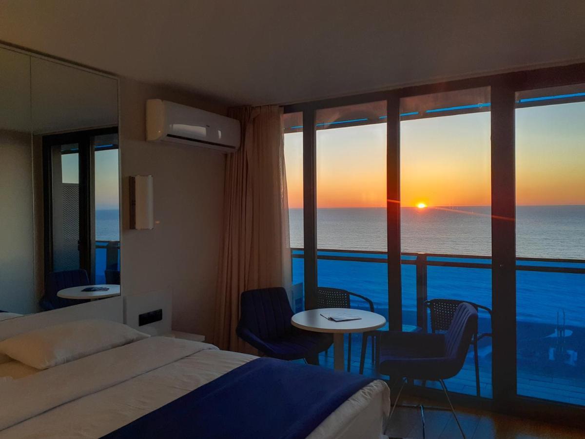 Aparthotel Only Front Sea View, No Side View, Wonderful Panorama, High Floor, Location Guarantee Batumi Exterior foto